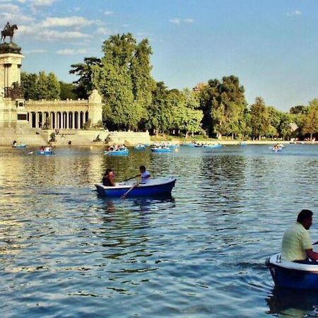 Por Los Pasos De Goya, Parque Retiro Мадрид Екстер'єр фото